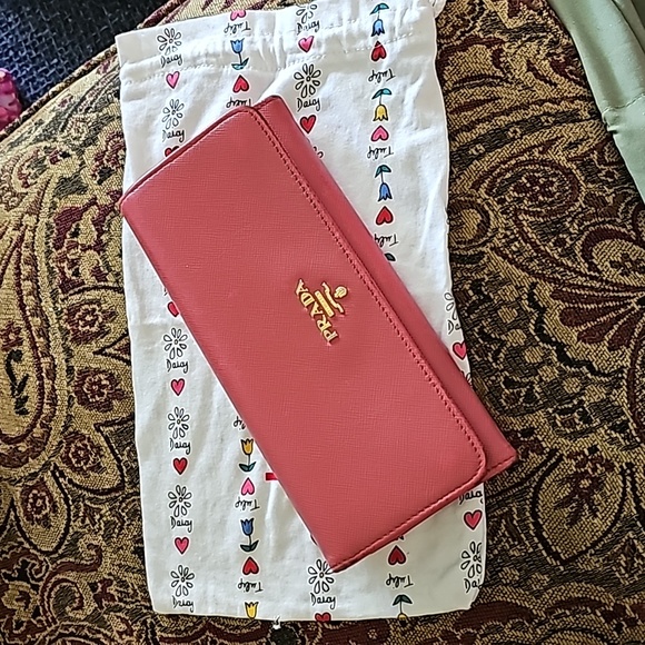 Prada Wallet ❤️🩷 - Picture 8 of 17